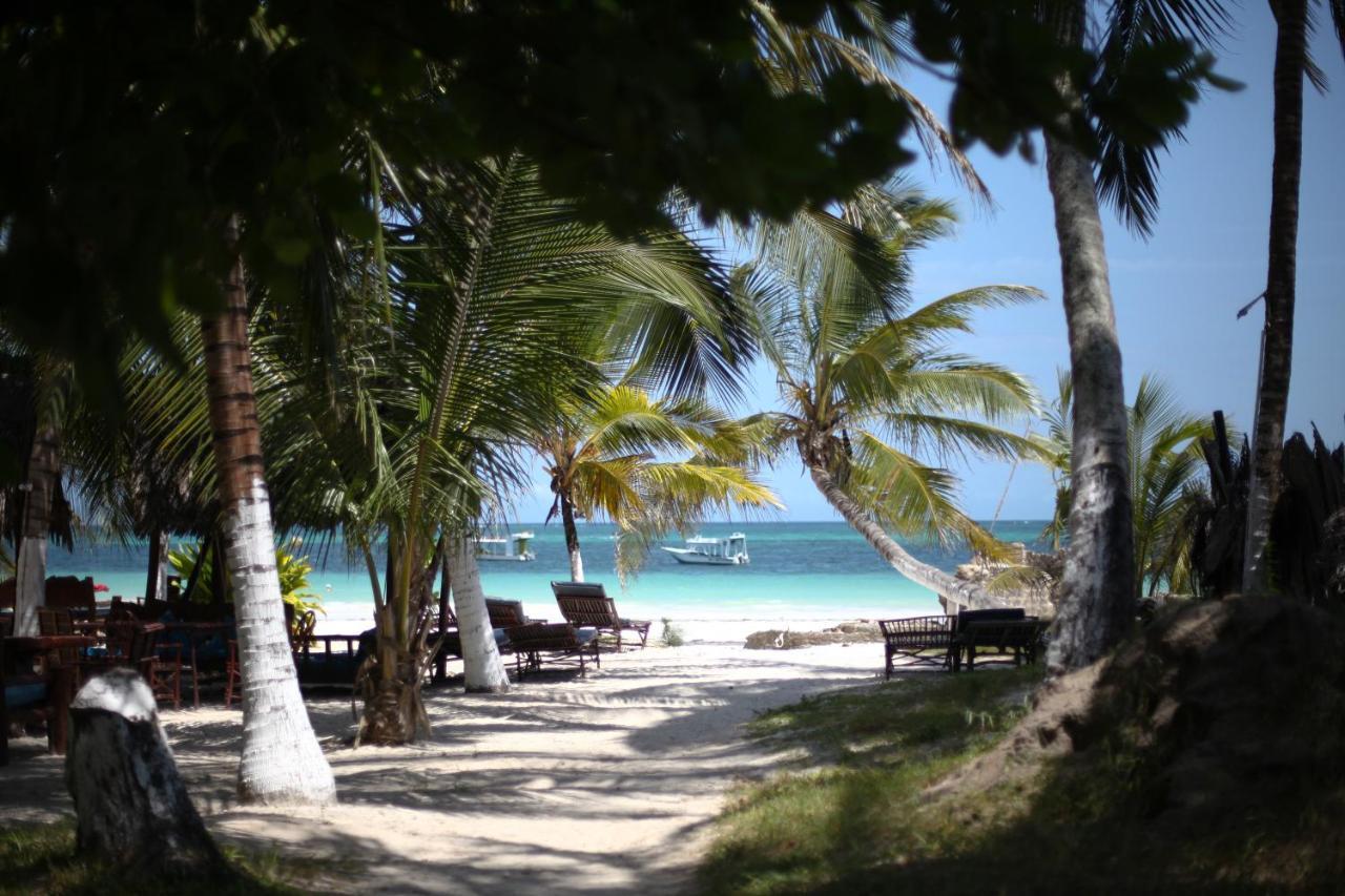 Coconut Village Beach Resort เดียนีบีช ภายนอก รูปภาพ