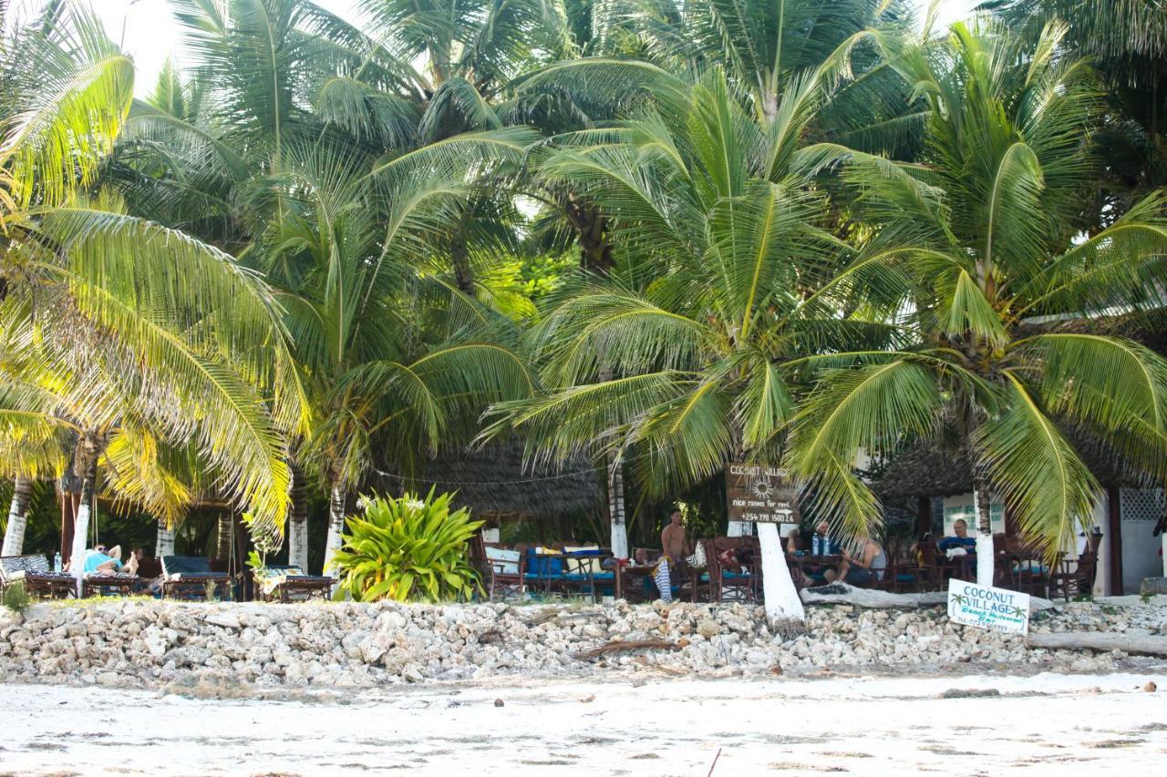 Coconut Village Beach Resort เดียนีบีช ภายนอก รูปภาพ