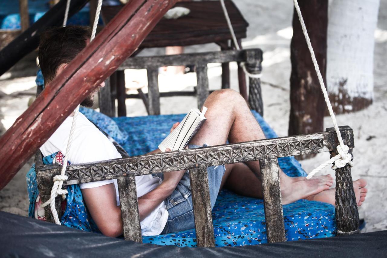 Coconut Village Beach Resort เดียนีบีช ภายนอก รูปภาพ